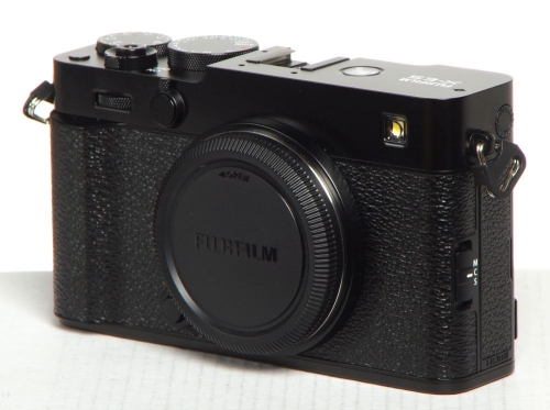 Fujifilm X-E5 Body schwarz + Halbledertasche + Daumenstütze + Softauslöser *Demo*
