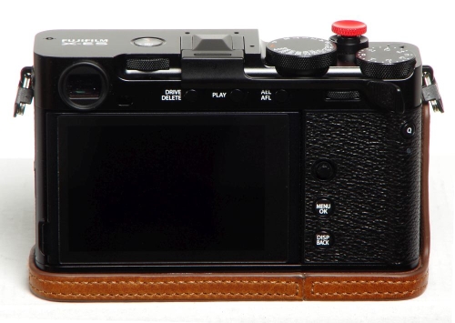 Preview: Fujifilm X-E5 Body schwarz + Halbledertasche + Daumenstütze + Softauslöser *Demo*