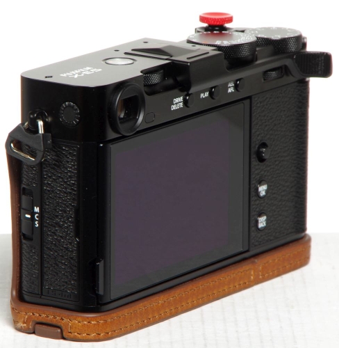 Fujifilm X-E5 Body schwarz + Halbledertasche + Daumenstütze + Softauslöser *Demo*