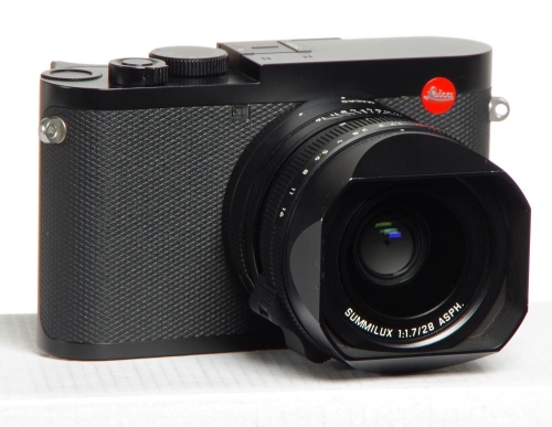 Leica Q2 (Typ 19050) Sucherkamera mit Summilux-M 1:1,7/28 mm ASPH. + Zubehörpaket *gebraucht*