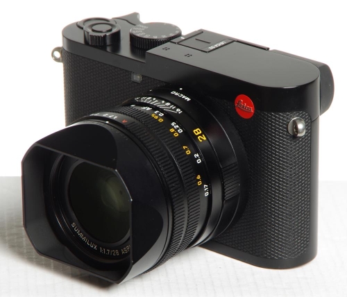 Leica Q2 (Typ 19050) Sucherkamera mit Summilux-M 1:1,7/28 mm ASPH. + Zubehörpaket *gebraucht*