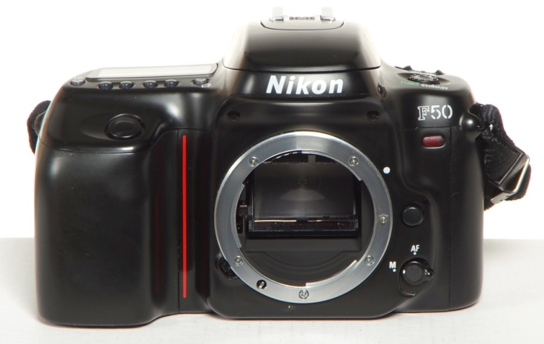 Nikon F50 Gehäuse mit Datumrückwand *gebraucht*