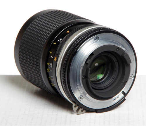 Preview: Nikon MF 35-105mm/F3,5-4,5 Ai-S Zoom Nikkor *gebraucht*
