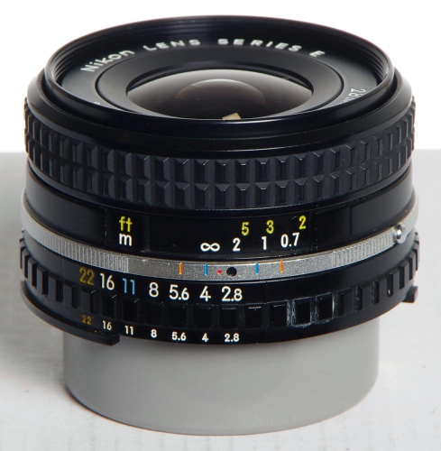 Nikon MF Pancake Lens Series E 28mm/F2,8 *gebraucht*