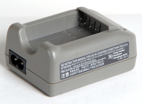 Preview: Olympus BCS-5 Akkuladegerät für BLS-5 / BLS-50 Akkus *gebraucht*