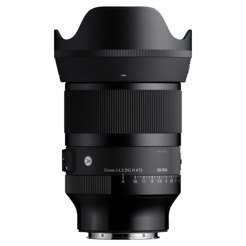 SIGMA 35mm F1,2 DG II mit angesetzter Streulichtblende