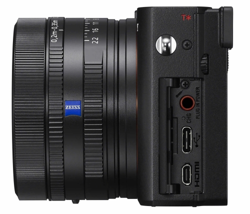 Sony RX1R Mark III Seitenansicht mit offener USB-Abdeckung