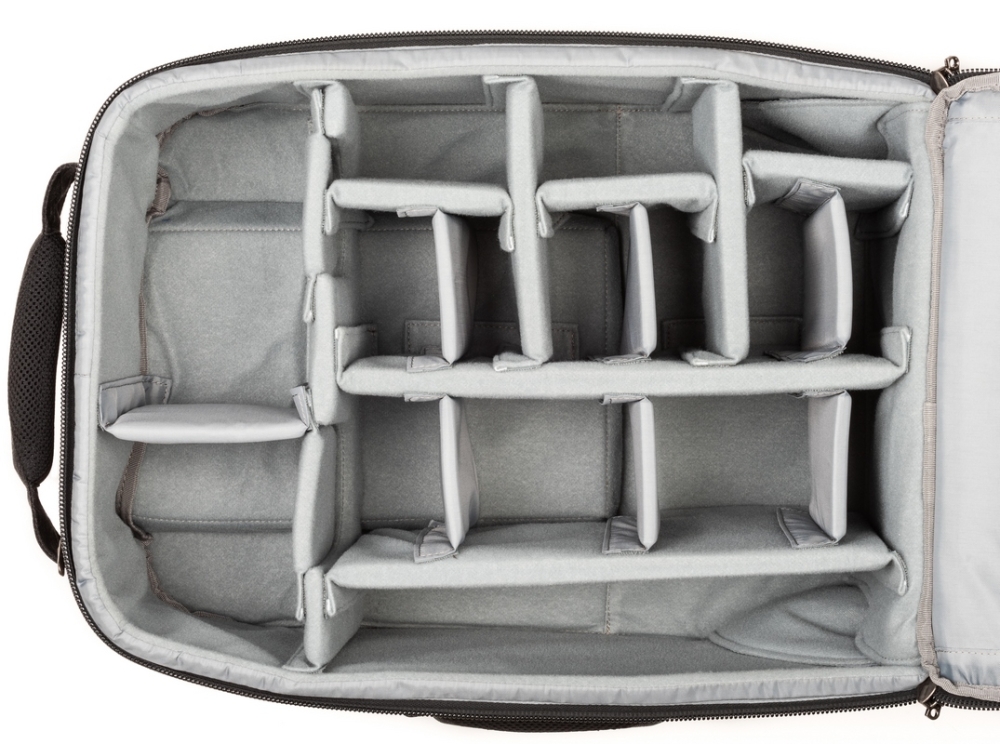 thinkTANK photo Airport Advantage XT Black