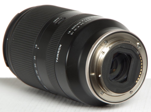 Preview: Tamron 18-300mm/F3,5-6,3 Di III-A VC VXD für Sony E-Mount *gebraucht*