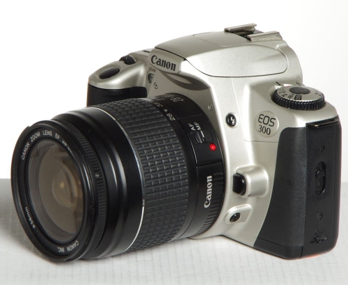 Canon EOS 300 Kit 28-80mm/F3,5-5,6 II *gebraucht*
