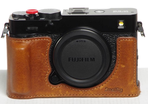 Fujifilm X-E5 Body schwarz + Halbledertasche + Daumenstütze + Softauslöser *Demo*
