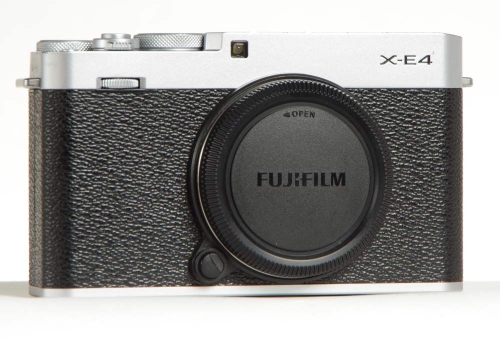 Fujifilm X-E4 Gehäuse/Body silber *gebraucht*