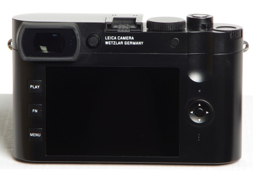 Leica Q2 (Typ 19050) Sucherkamera mit Summilux-M 1:1,7/28 mm ASPH. + Zubehörpaket *gebraucht*