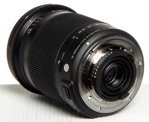 Sigma 18-300mm/F3,5-6,3 DC OS HSM für Nikon *gebraucht*
