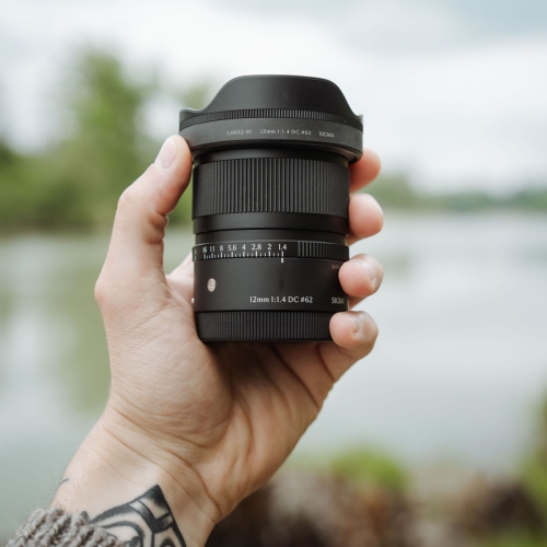 Handliche Größe - das 12mm von SIGMA